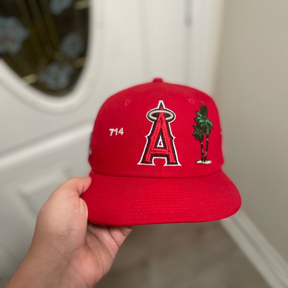 Anaheim angels new era fitted hat it has a non visible stain but good condition
